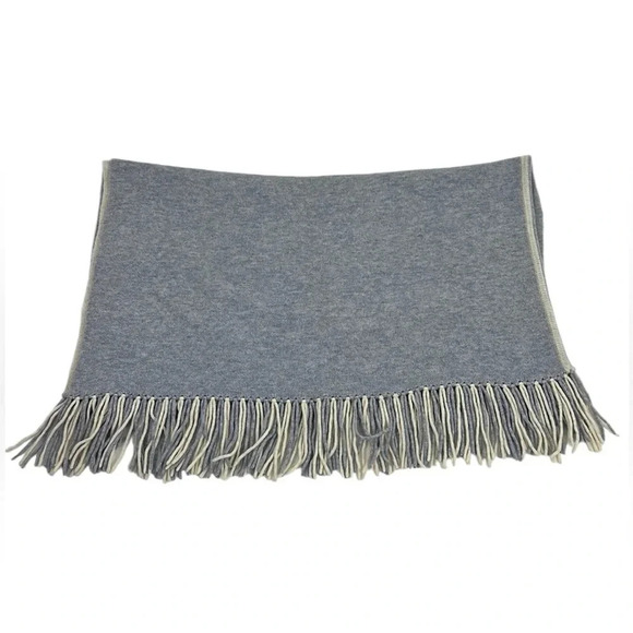 Claudia Nichole Women’s OS SuperWash Merino Wool Blend Two Color Tone Poncho - Picture 8 of 8